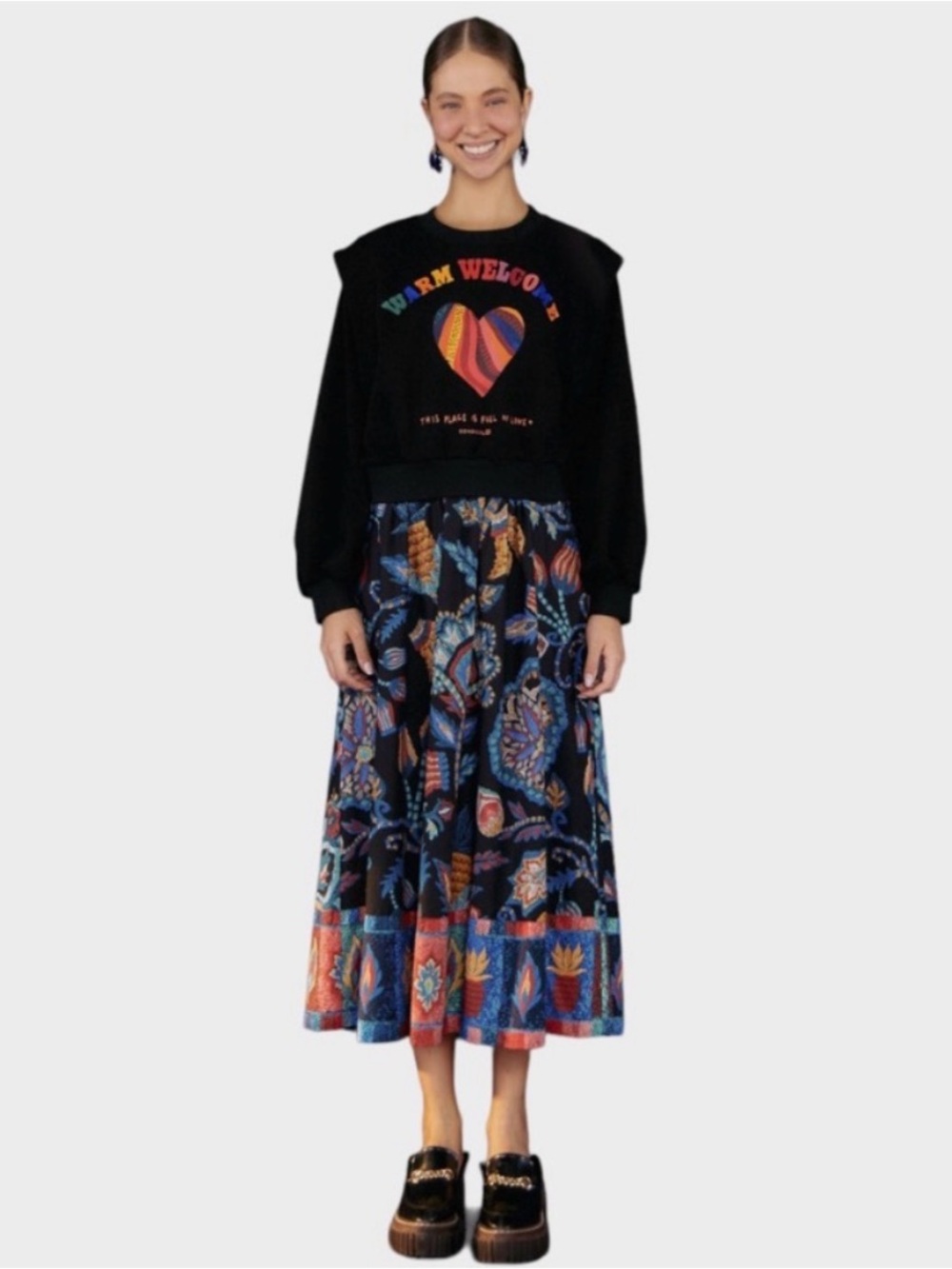 FARM Rio Black Cropped Warm Welcome Sweatshirt with Rainbow Heart Graphic (L) - Picture 2 of 4